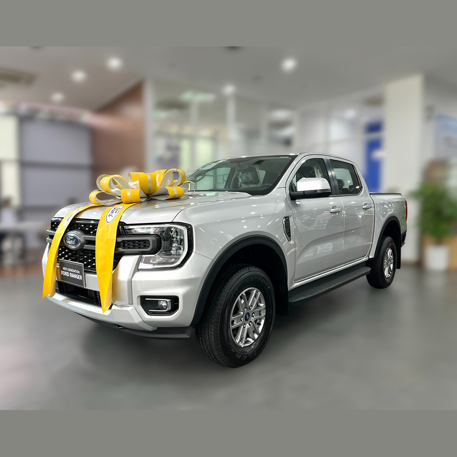 Ford Ranger xls 2 cầu màu bạc số tự động 6 cấp