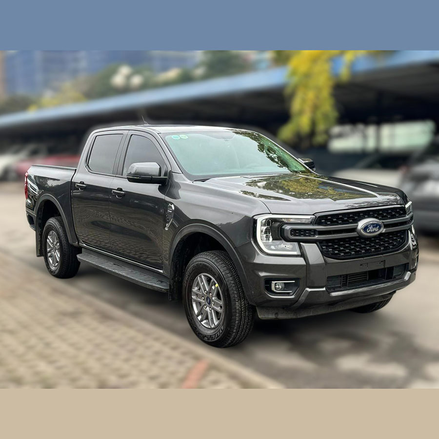 Ford Ranger XLS 4x4 AT 2024, màu ghi, thiết kế năng động, phù hợp mọi hành trình