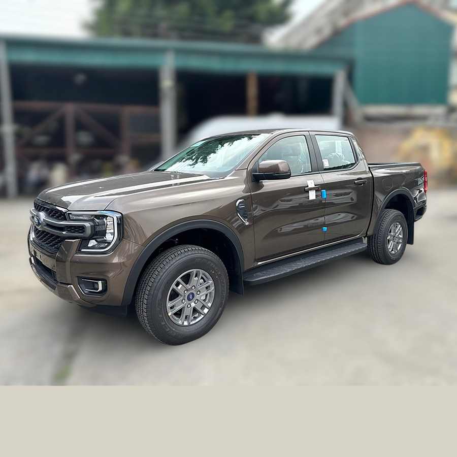 Ford Ranger XLS 2 cầu AT 2024, màu nâu, vẻ đẹp cổ điển, mạnh mẽ