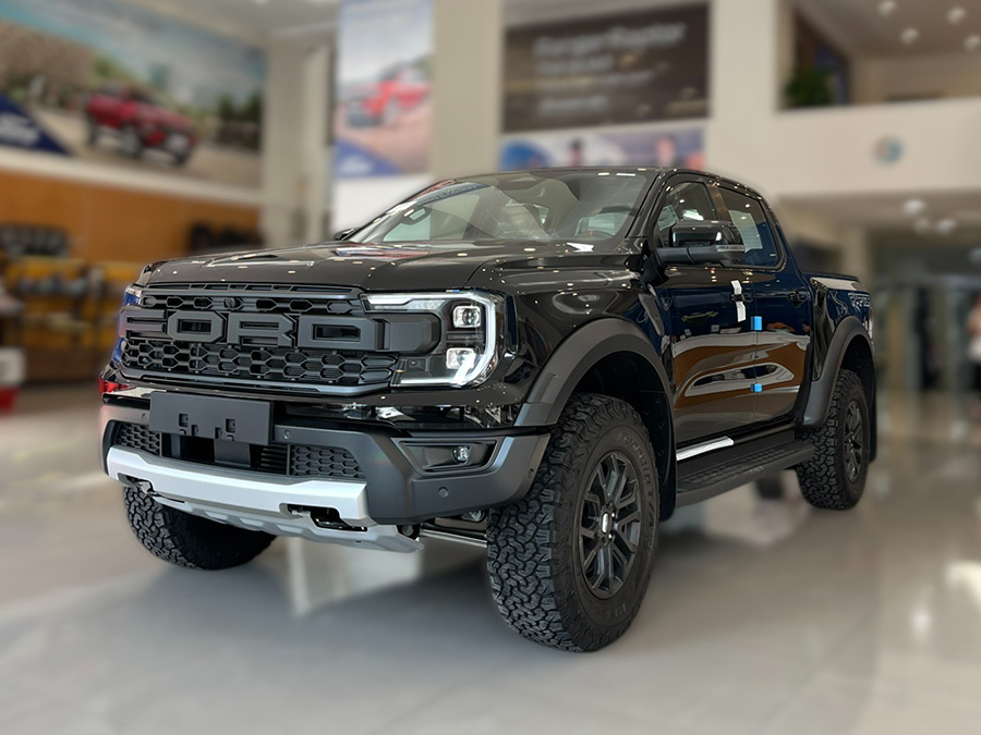 Xe Ford Ranger Raptor 2025 màu đen thể thao và mạnh mẽ