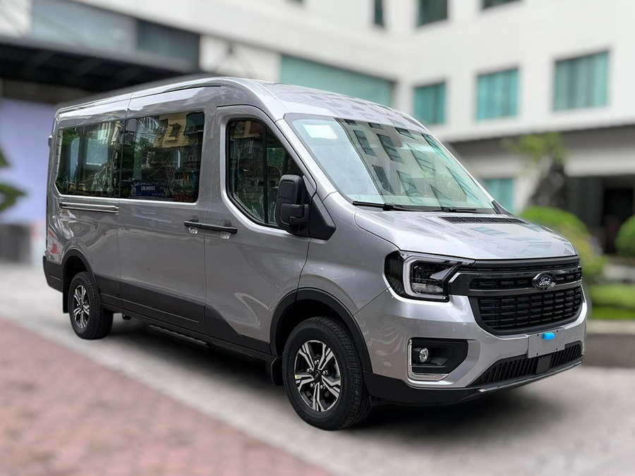 Ford Transit Trend 2025 màu bạc – Bền bỉ, tiết kiệm nhiên liệu